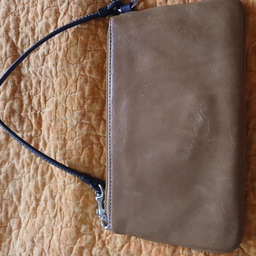 VTG COACH Soho British Tan Leather Wristlet Clutch Snap Front Flap Pocket Buckle - Picture 12 of 15